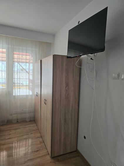 Casă cu 4 camere cu Teren 300 Mp în Central