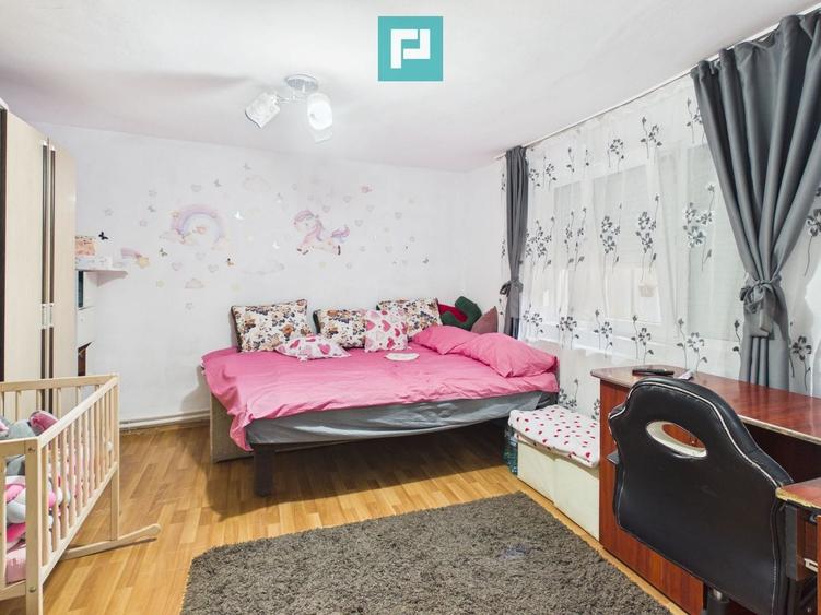 Casă cu 2 corpuri, teren 398 mp, Oradea - 22