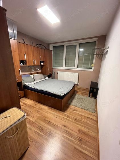 Apartament cu 3 camere decomandat, mobilat în Dacia