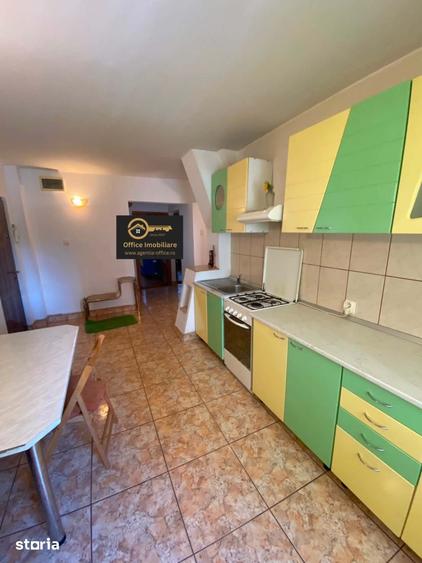 Apartament cu 3 camere semidecomandat în Central