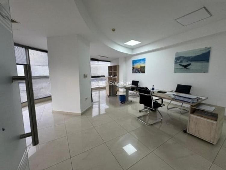 Centru - Bd. Mamaia , spatiu IDEAL BIROURI in cladire reprezentativa , 154 mp.