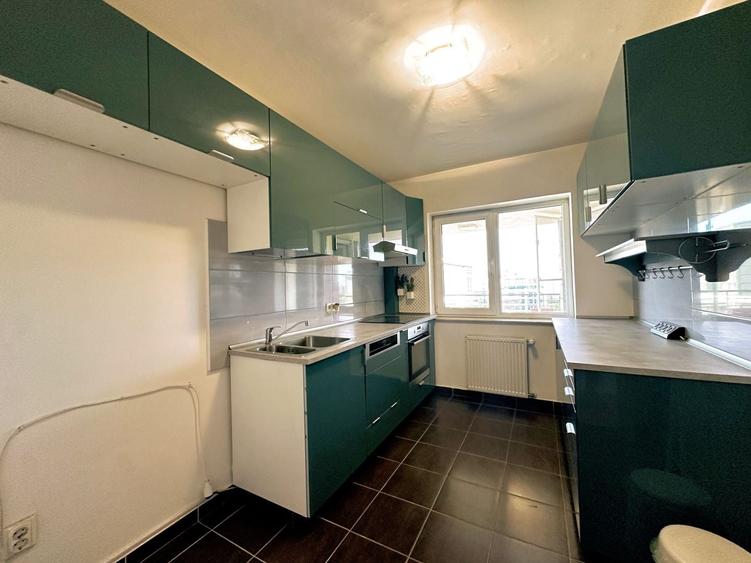 Apartament cu 3 camere, mobilat în Lacul Tei