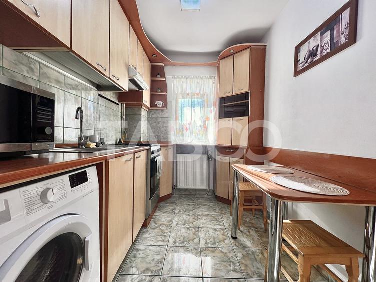Apartament cu 3 camere semidecomandat, mobilat în Gheorgheni