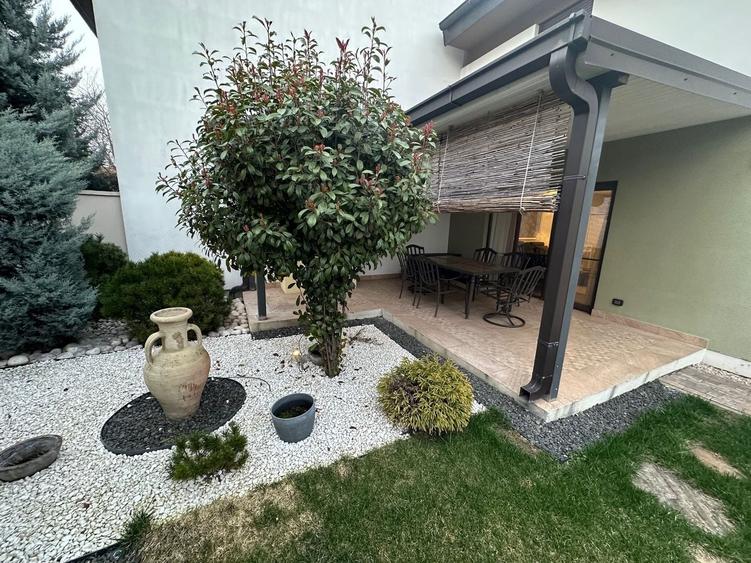 Duplex cu 5 camere cu Canalizare în Aradului