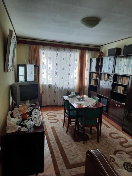 Apartament cu 3 camere decomandat în Fălticeni