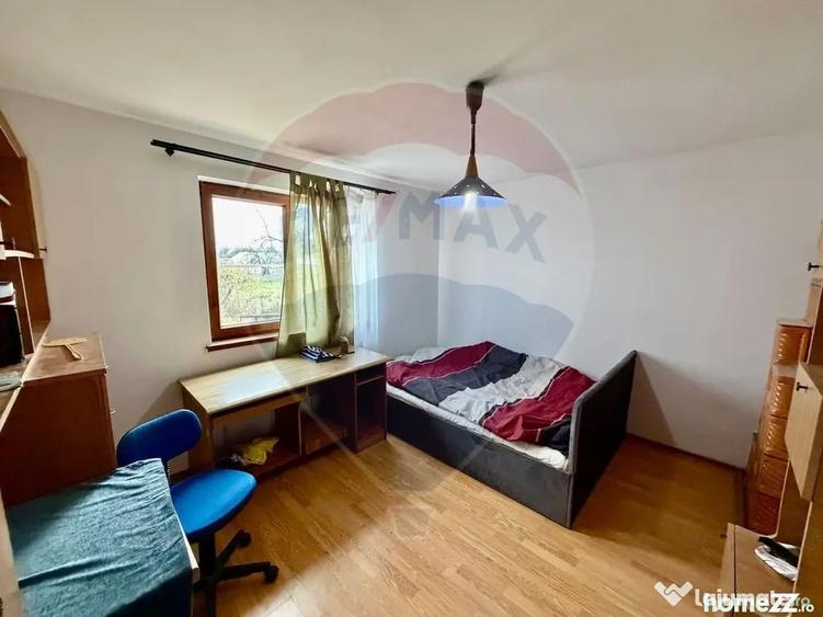 Casă cu 4 camere cu Teren 873 Mp în Vânători