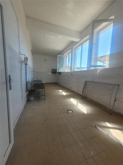 Spațiu comercial, de 750 mp, în Zona Industrială