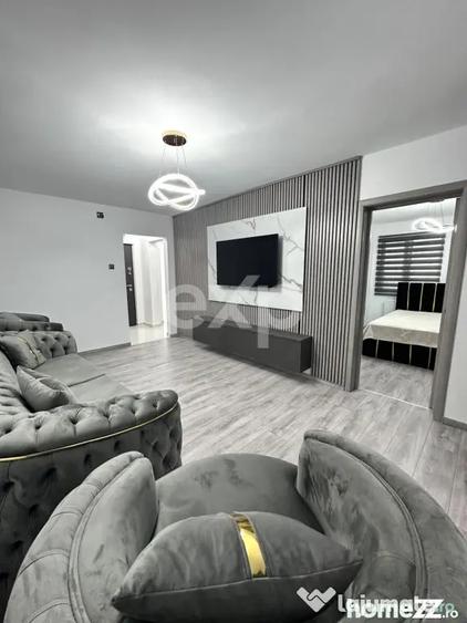 Apartament cu 3 camere decomandat, mobilat în Micro 8