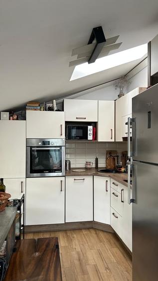 Apartament cu 4 camere semidecomandat în Basarab