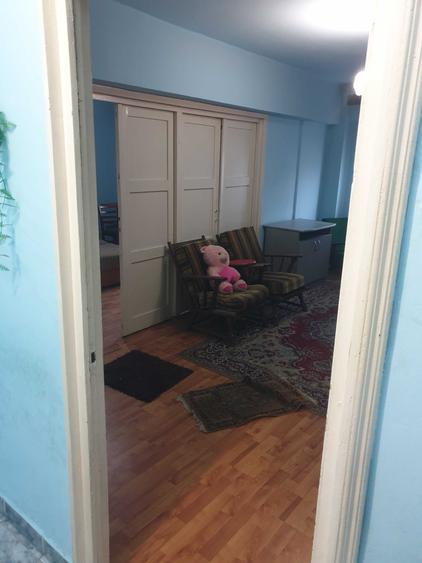 Apartament cu 4 camere decomandat în Soarelui