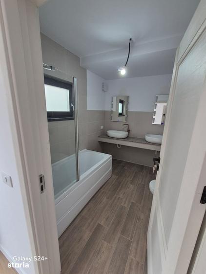 Casă cu 4 camere cu Teren 462 Mp în Central