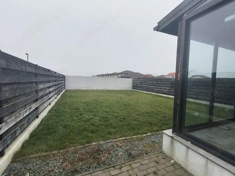 Casă cu Teren 400 Mp în Domnești