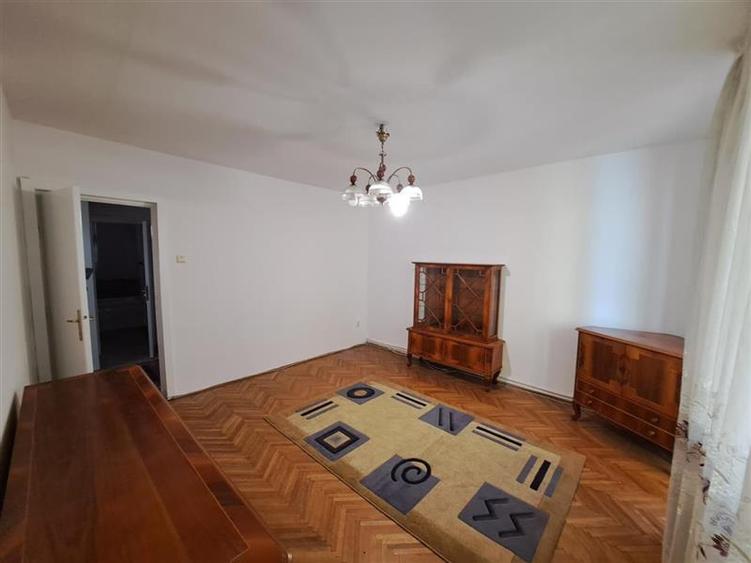 Apartament cu 3 camere decomandat, mobilat în Gheorgheni
