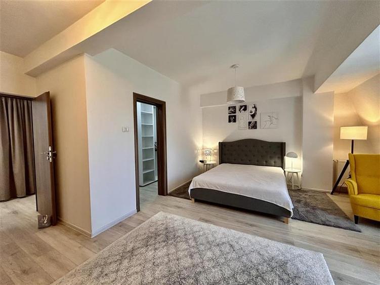 Apartament cu 3 camere decomandat, mobilat în Centrul Civic