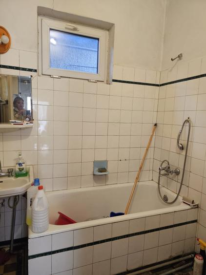 Casă individuală cu 4 camere cu Teren 400 Mp în Brătianu
