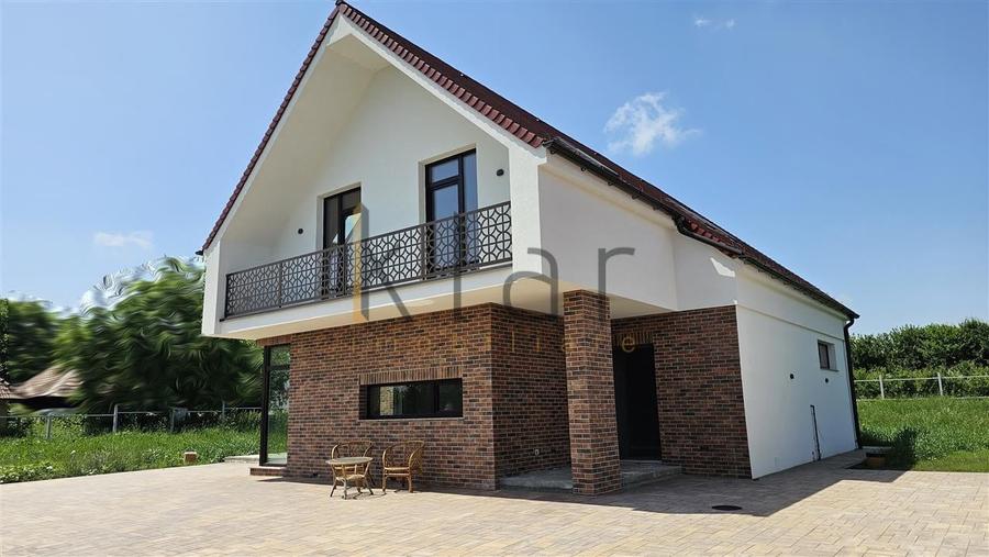 Casă individuală cu 4 camere cu Garaj în Aiton