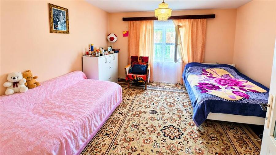 Casă individuală cu 2 camere cu Canalizare în Vest