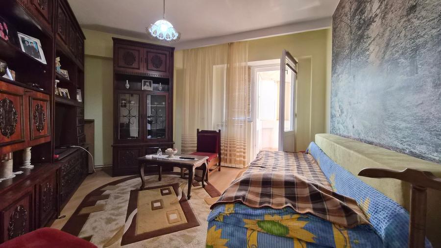 Apartament cu 3 camere decomandat în Tomis III
