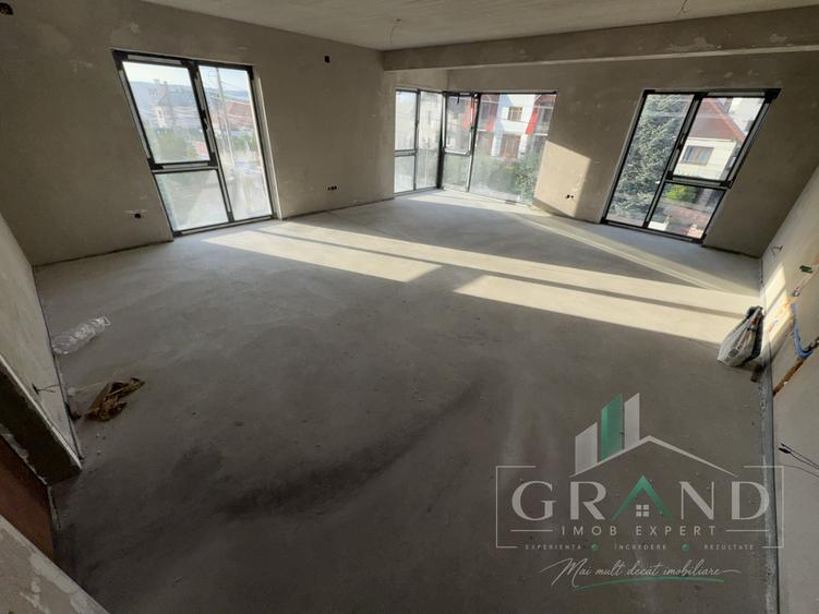 Apartament cu 4 camere semidecomandat în Andrei Mureșanu