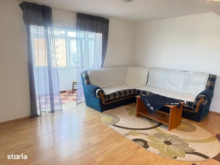 Apartament cu 3 camere decomandat în Micro 4