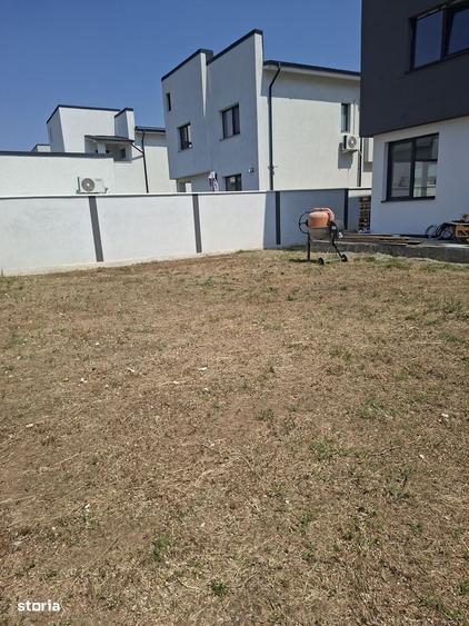 Casă cu 4 camere în Cârcea
