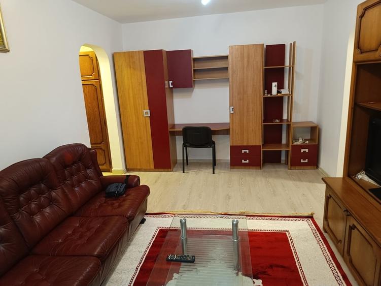 Apartament cu 2 camere semidecomandat în Iancului
