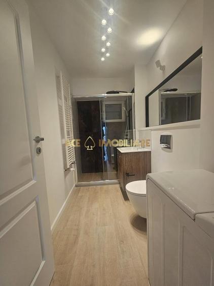 Apartament cu 4 camere decomandat, mobilat în Decebal