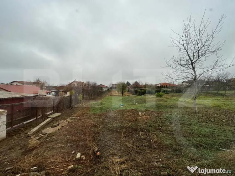 Casă cu 4 camere cu Teren 960 Mp în Lazuri