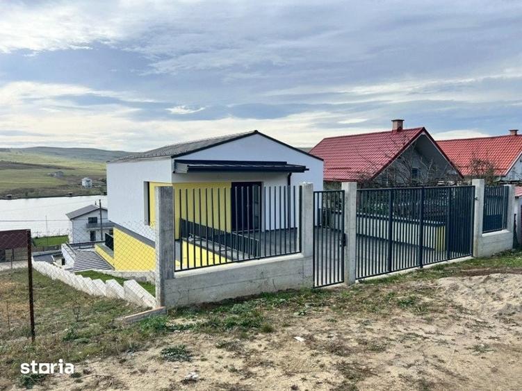 Casa cu arhitectura premium, vedere la lac si garaj dublu | Campenesti - 2