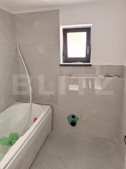 Casă cu 5 camere cu Teren 250 Mp în Central