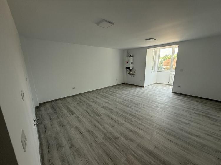 Spațiu comercial, de 100 mp, în Ultracentral