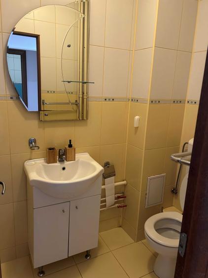 Apartament cu 3 camere decomandat în Vitan