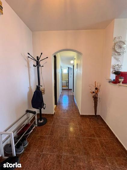 Apartament cu 3 camere decomandat în Rahova