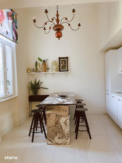 Apartament cu 3 camere în P-ța Maria