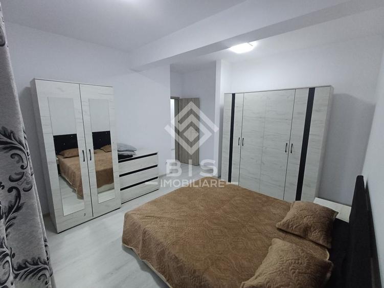 Apartament cu 3 camere semidecomandat, mobilat în Nord