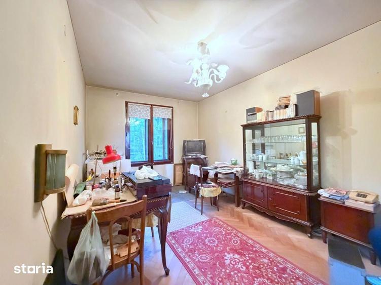 Apartament cu 3 camere în Tei