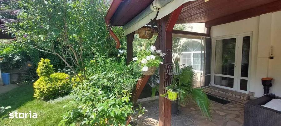 Casă cu 8 camere cu Teren 2300 Mp în Corbeanca
