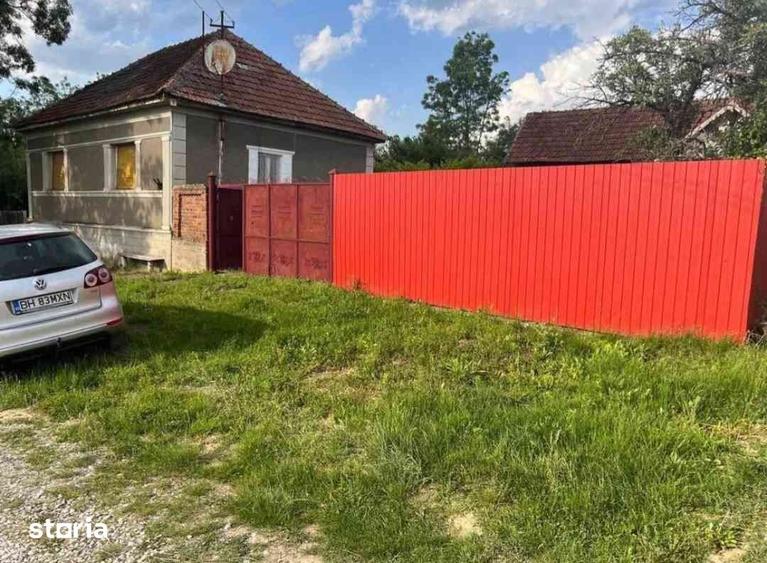 Casă cu 4 camere cu Teren 1788 Mp în Căpâlna
