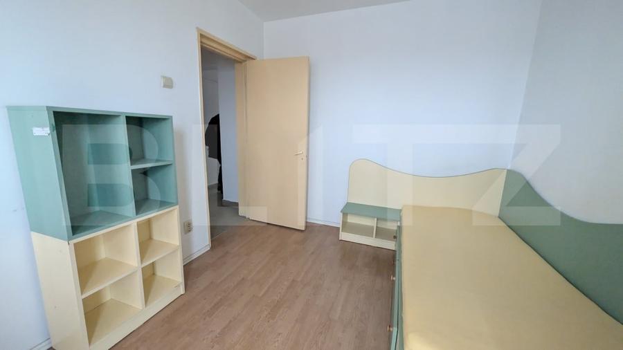 Apartament cu 4 camere decomandat, mobilat în Republicii