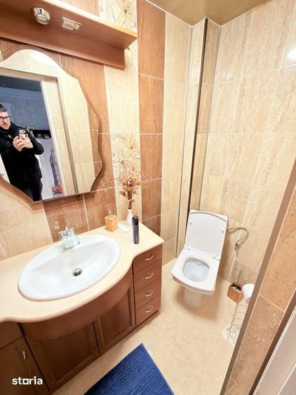 Casă cu 4 camere cu Teren 1035 Mp în Curtești