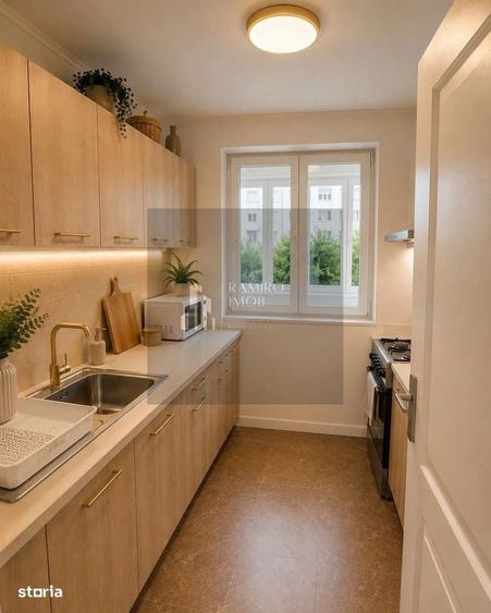 Apartament cu 3 camere decomandat în Titan