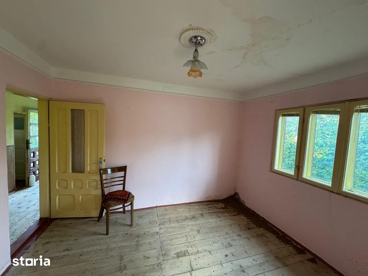 Casă cu 4 camere cu Teren 2224 Mp în Aluniș
