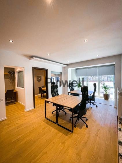 Apartament cu 3 camere decomandat, mobilat în P-ța Victoriei