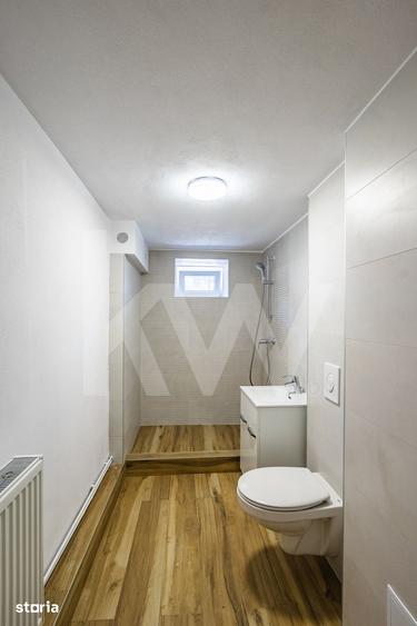 Casă cu 8 camere cu Teren 606 Mp în Calea Dumbrăvii