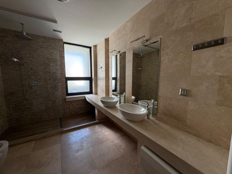 Casă individuală cu 4 camere cu Piscina în Pipera
