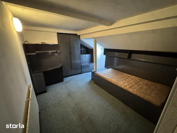 Casă cu 9 camere decomandat cu Teren 101 Mp în Central