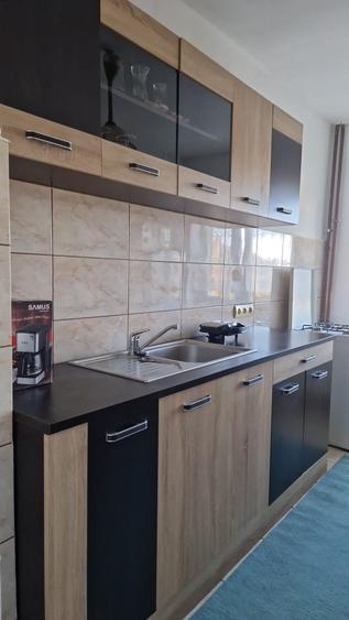 Apartament cu 2 camere semidecomandat, mobilat în Soarelui