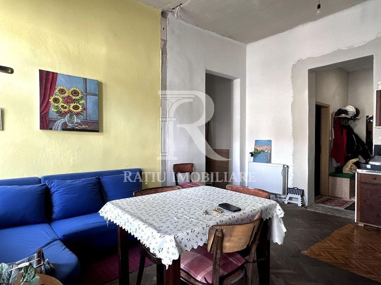 Casă individuală cu 3 camere cu Canalizare în Ultracentral