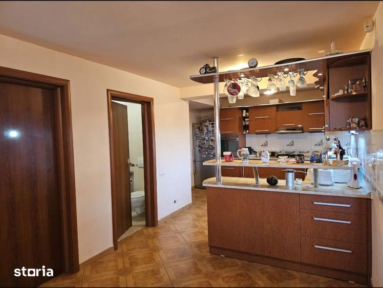 Casă cu 5 camere cu Teren 2300 Mp în Tureni
