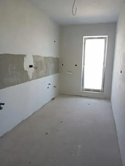 Apartament cu 2 camere decomandat în Titan